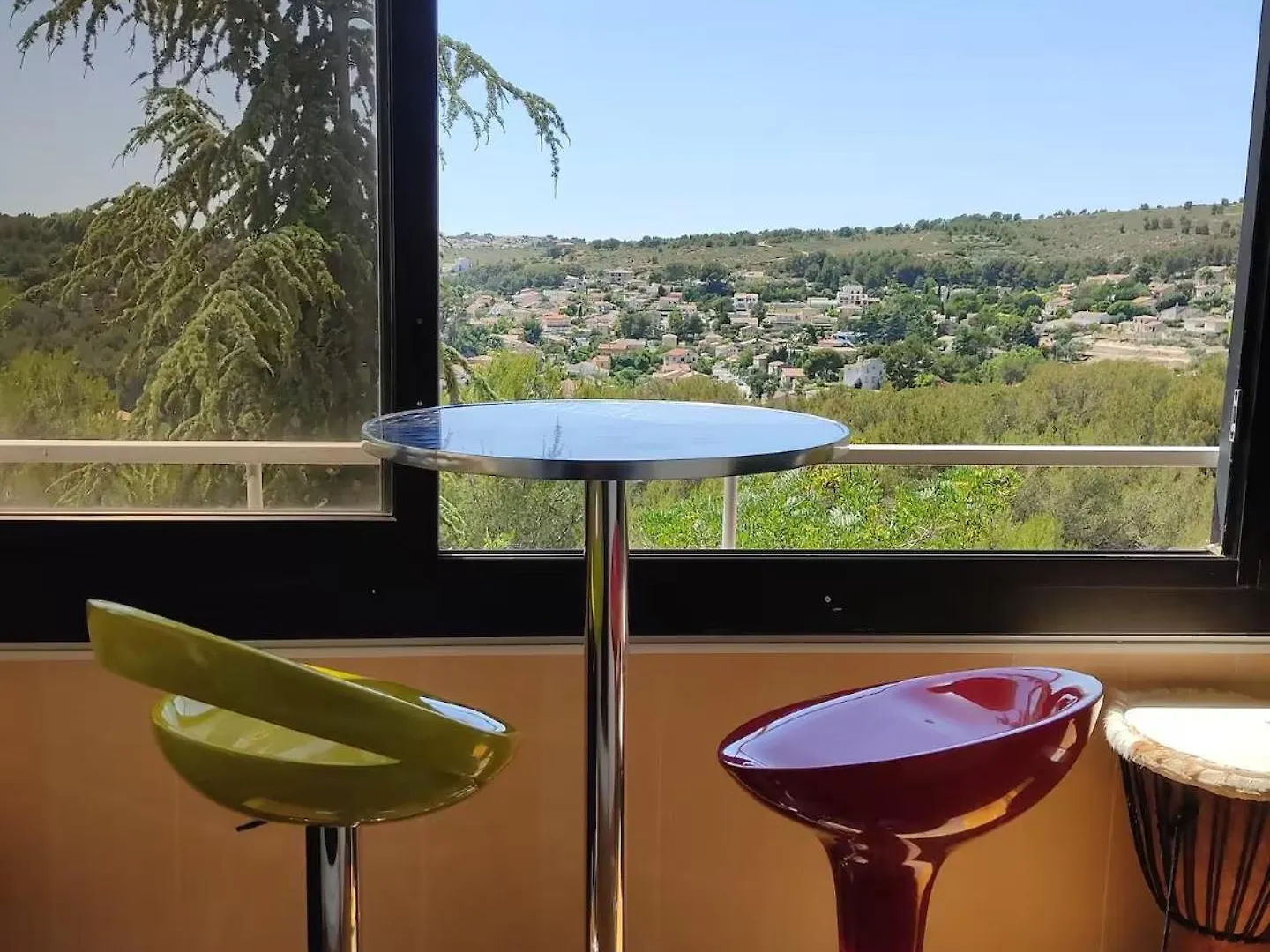 Apartment Spacious, Quiet With Stunning Pine Forest Views Marseille