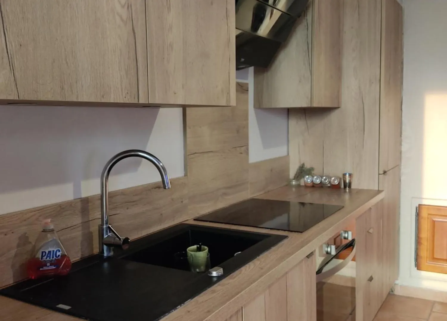 Spacious, Quiet With Stunning Pine Forest Views Marseille Apartment